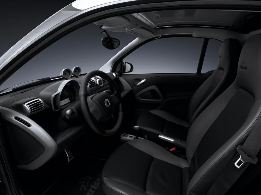 Интерьер Smart ForTwo by Carlsson 2012 года  (фото 2 из 9)